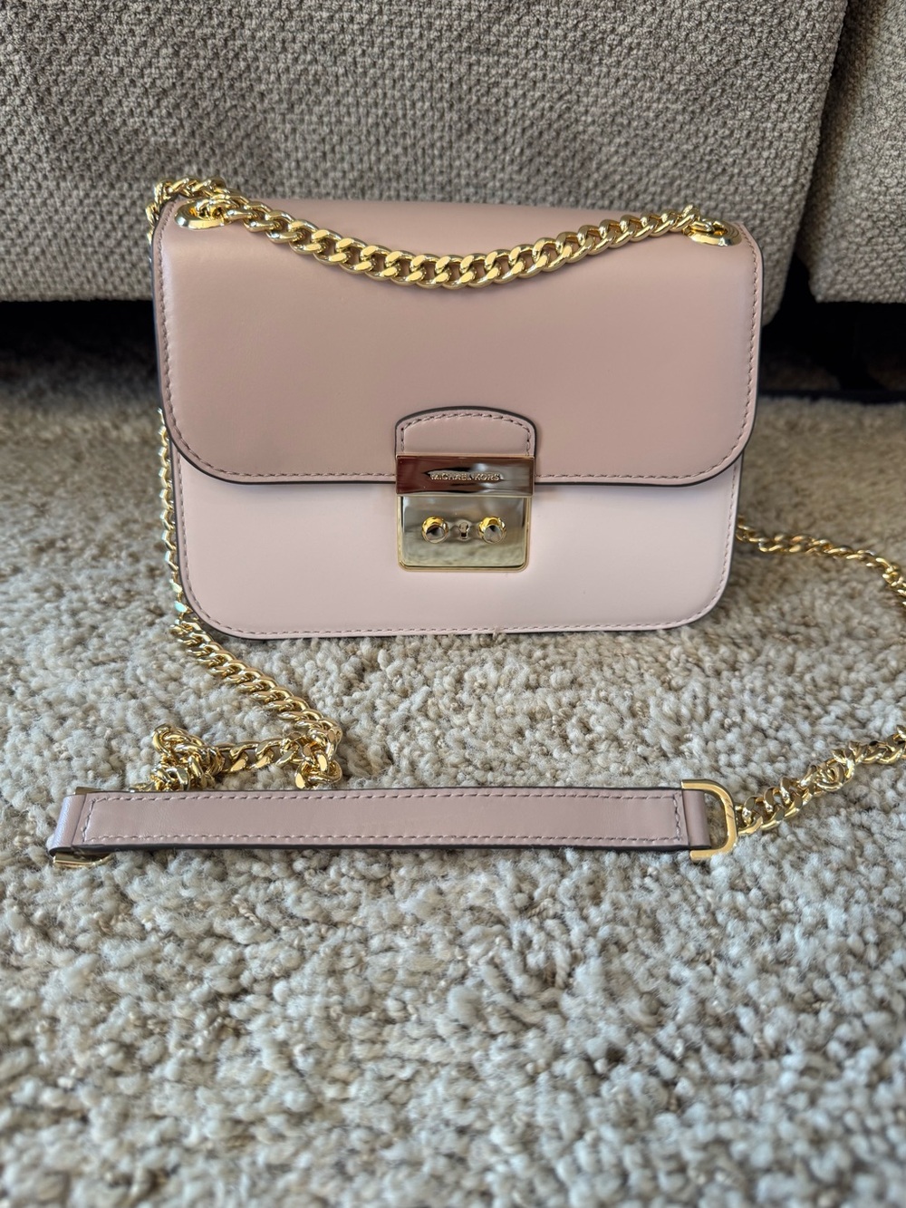 Elegant Blush Pink Chain Crossbody Bag - Gold Hardware